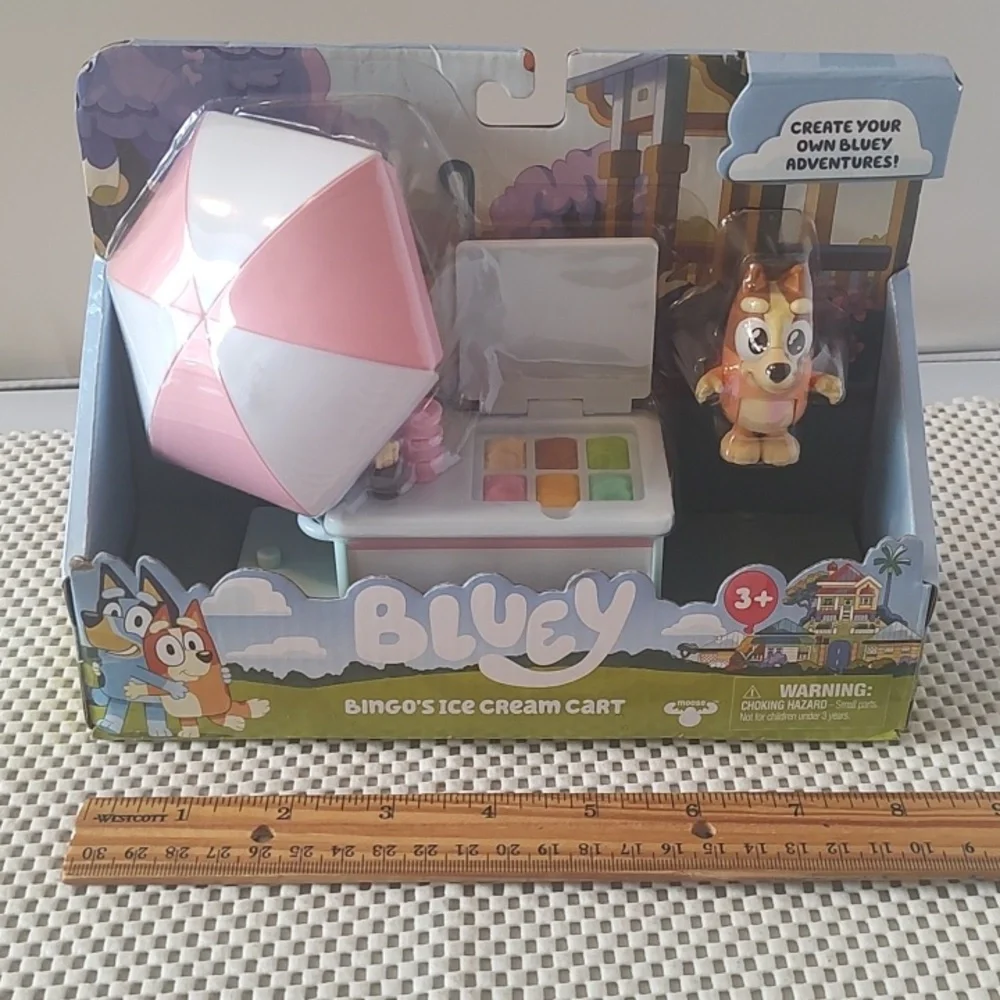 Bluey Cartoon Bingo's Ice Cream Cart With Bingo figure NWT